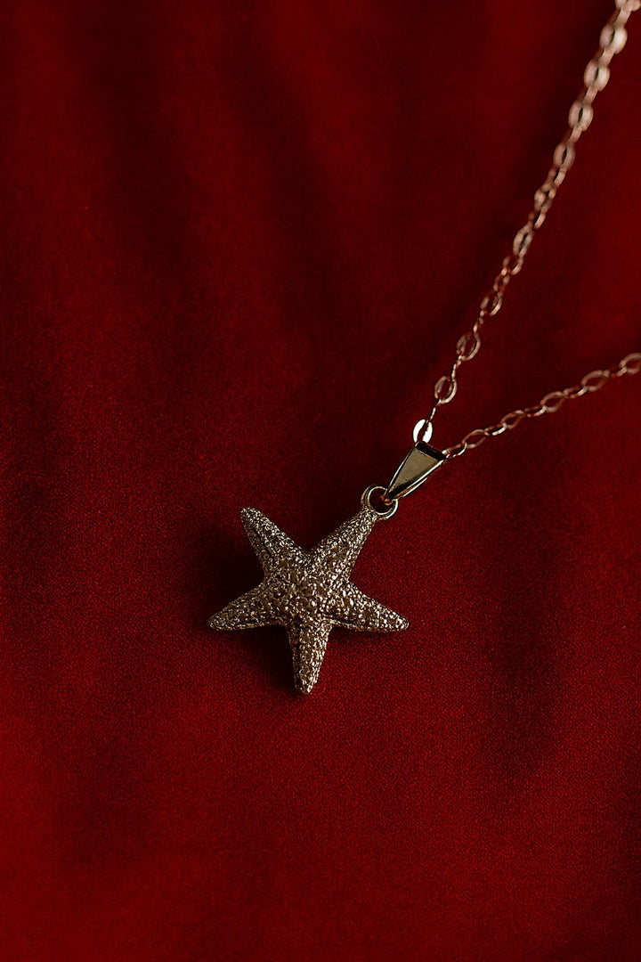 starfish-shaped pendant necklace