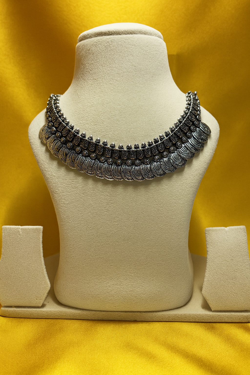 Antique Silver Collar Necklace with Layered Leaf Motifs