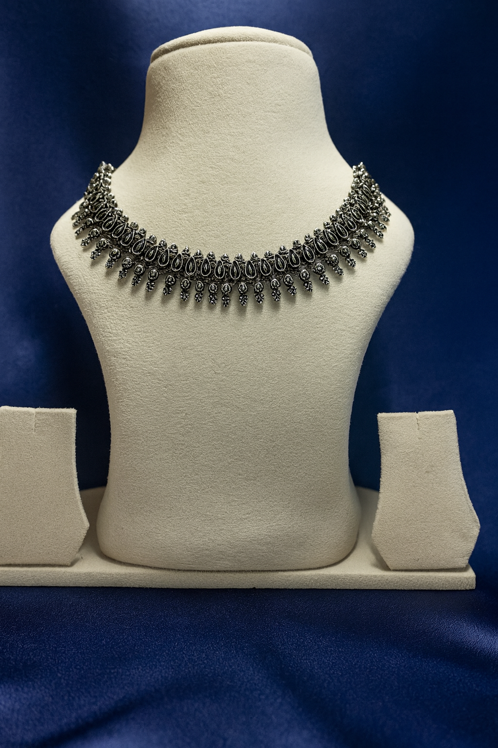 Oxidized Silver Choker Necklace with Teardrop Motifs