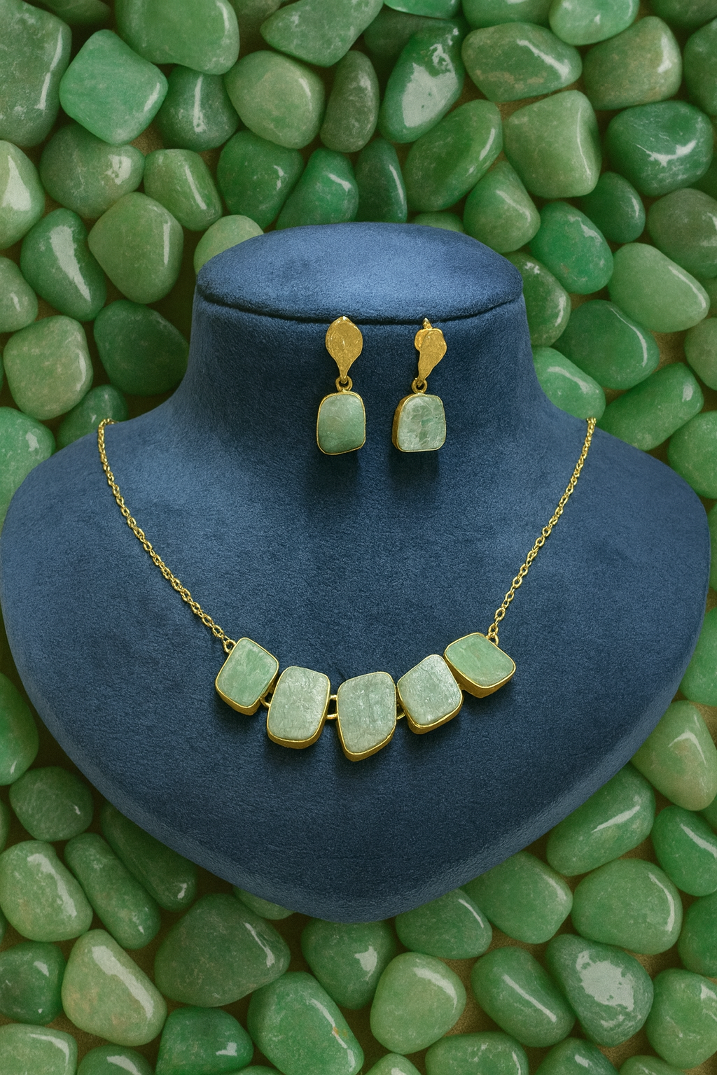 Amyraa Jewels – Green Aventurine Gold-Framed Jewelry Set
