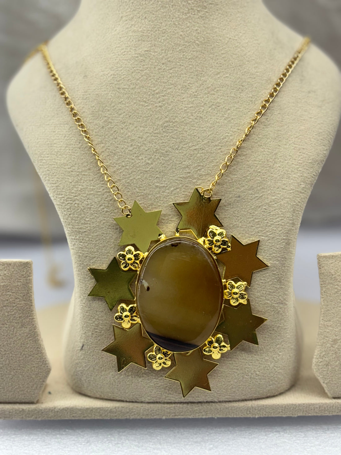 Amyraa Jewels – Starburst Golden Statement Necklace