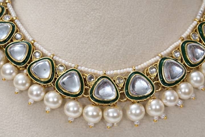 Graceful Kundan &amp; Pearl Bridal Set