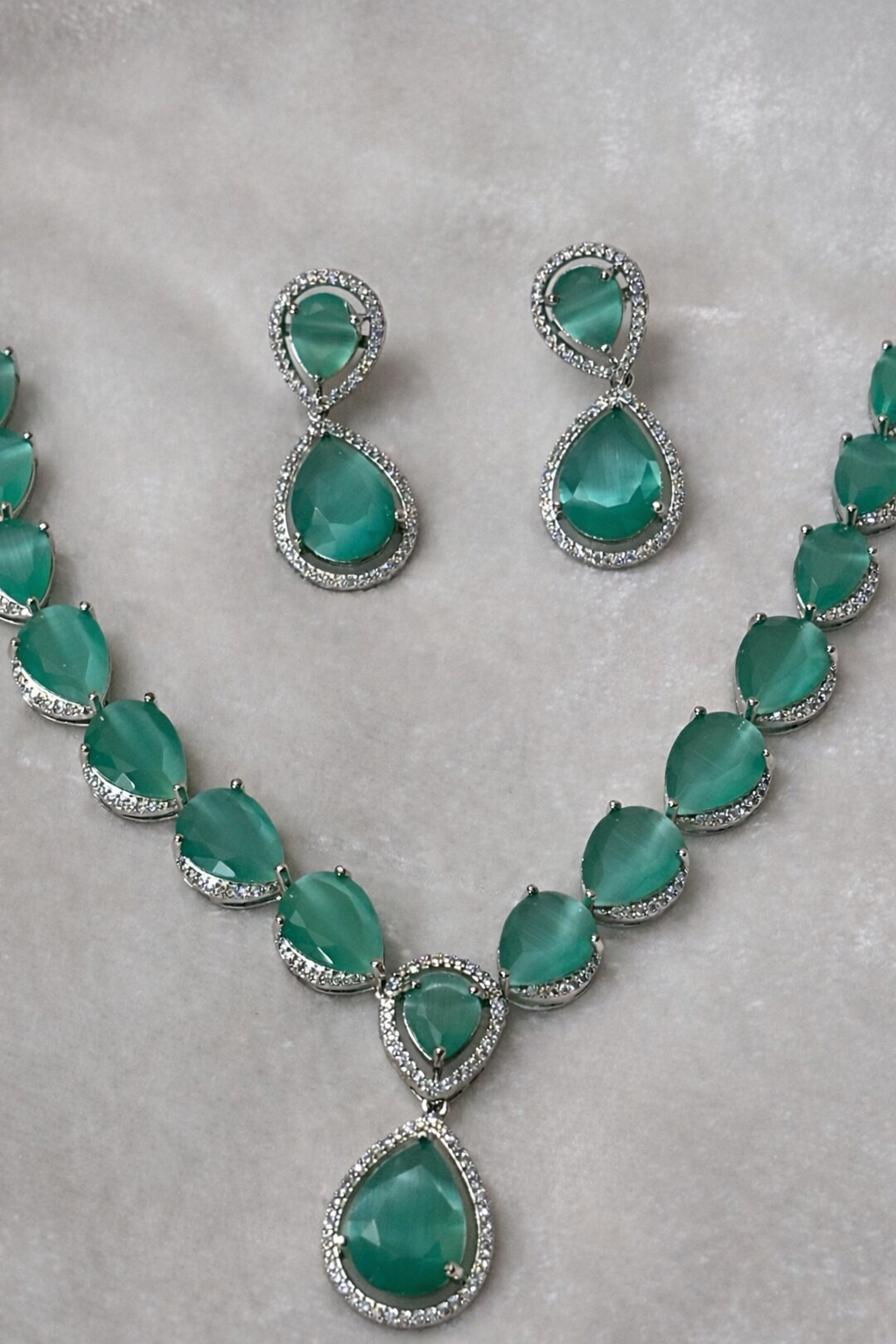 Emerald Teardrop Radiance Set