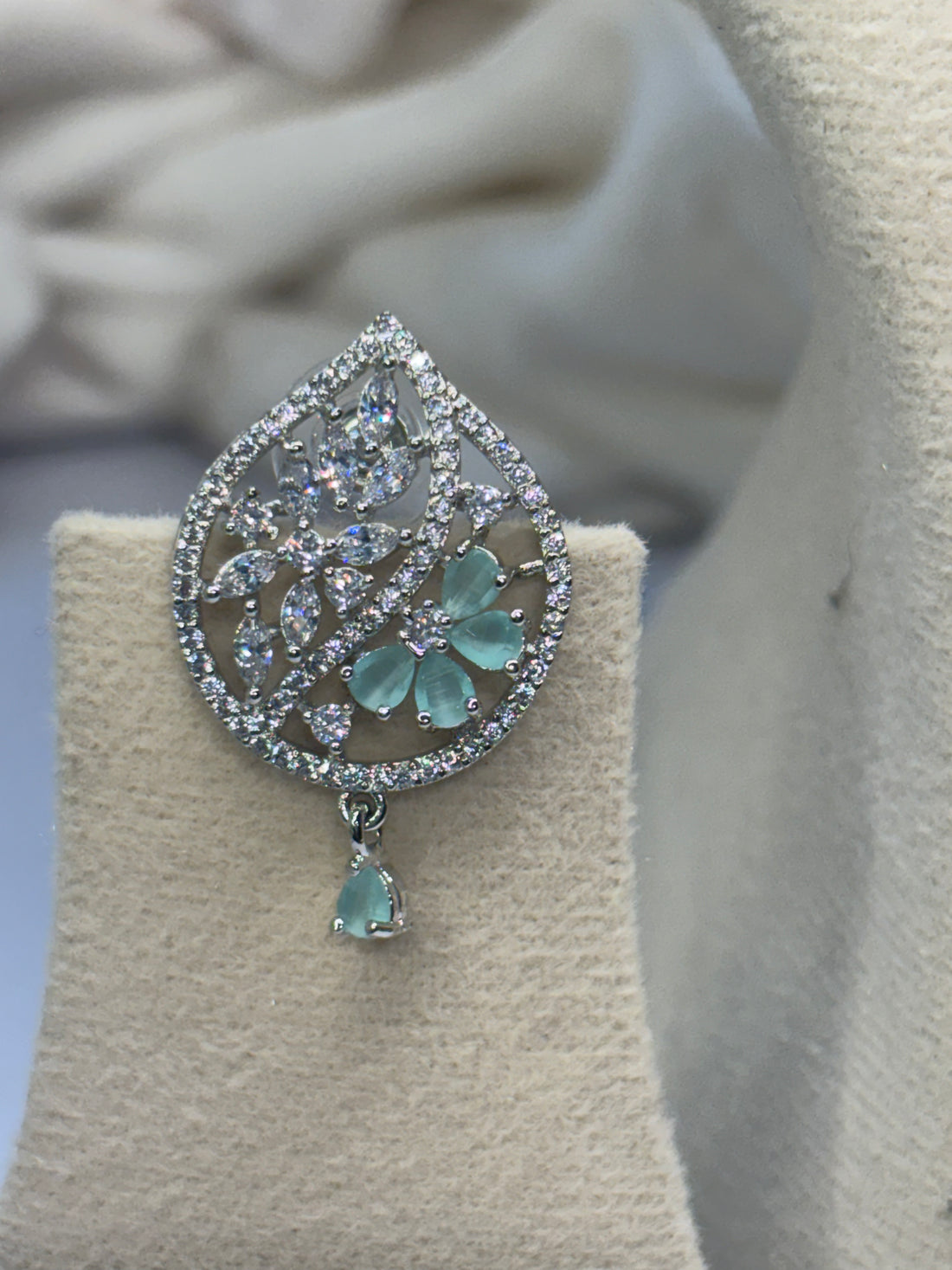 Emerald Bloom Pendant Set