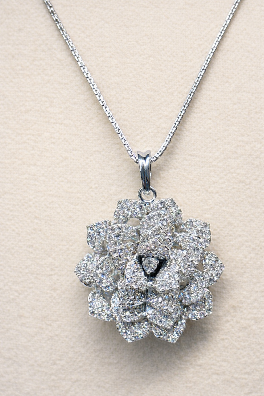 Eternal Rose Pendant Set