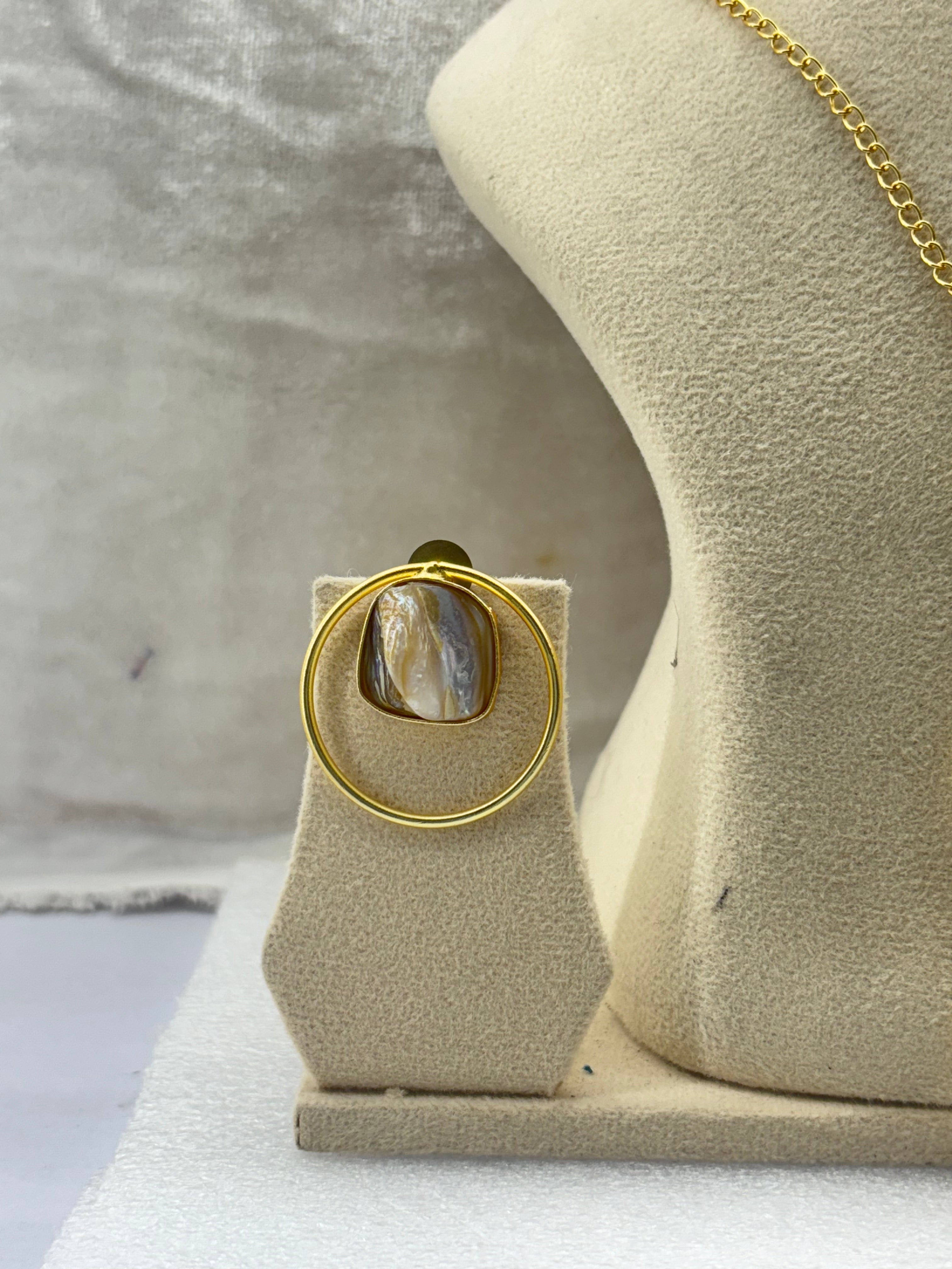 “Amyraa Jewels – Golden Shell Circle Statement Jewelry Set”