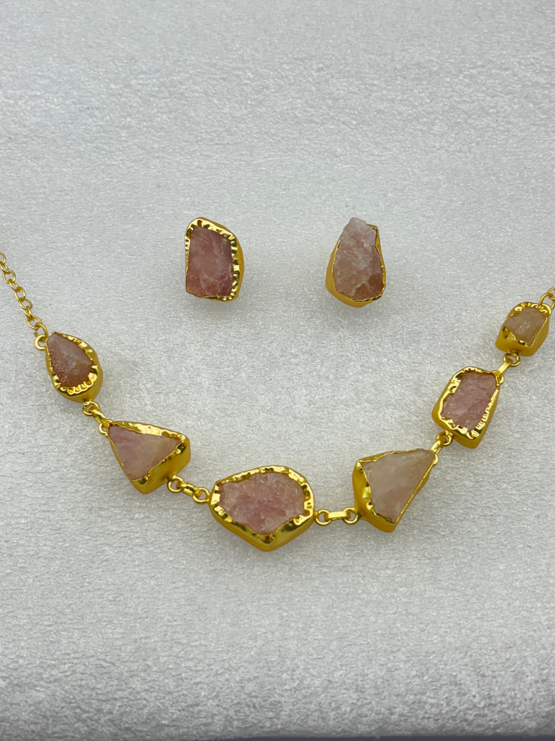 Amyraa Jewels – White Quartz Gold-Edged Jewelry Set