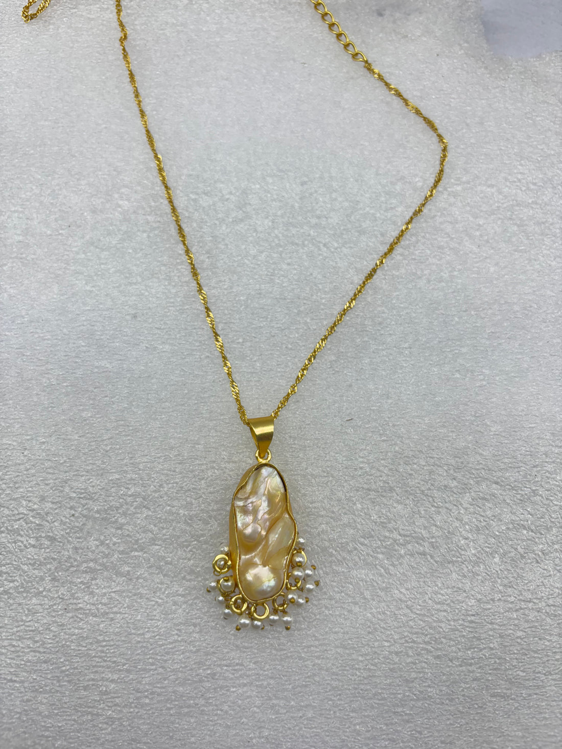 Amyraa Jewels – Radiant Pearl Drop Pendant Necklace  “Beauty with Elegance”