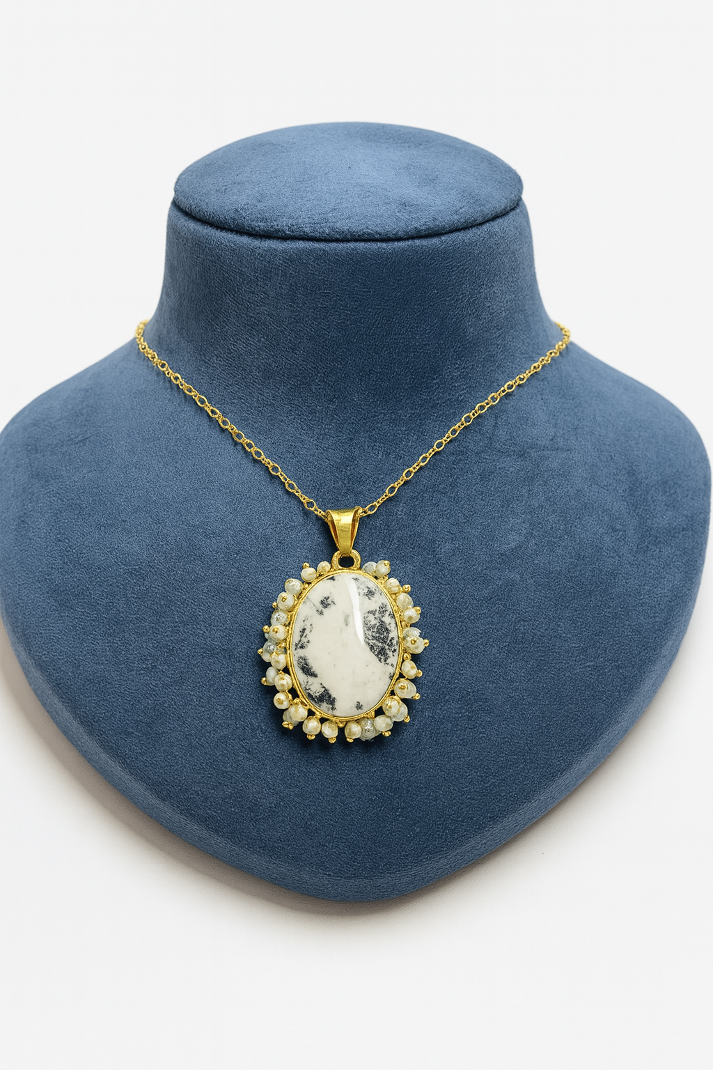 Amyraa Jewels – Regal Marble Pearl Pendant Necklace