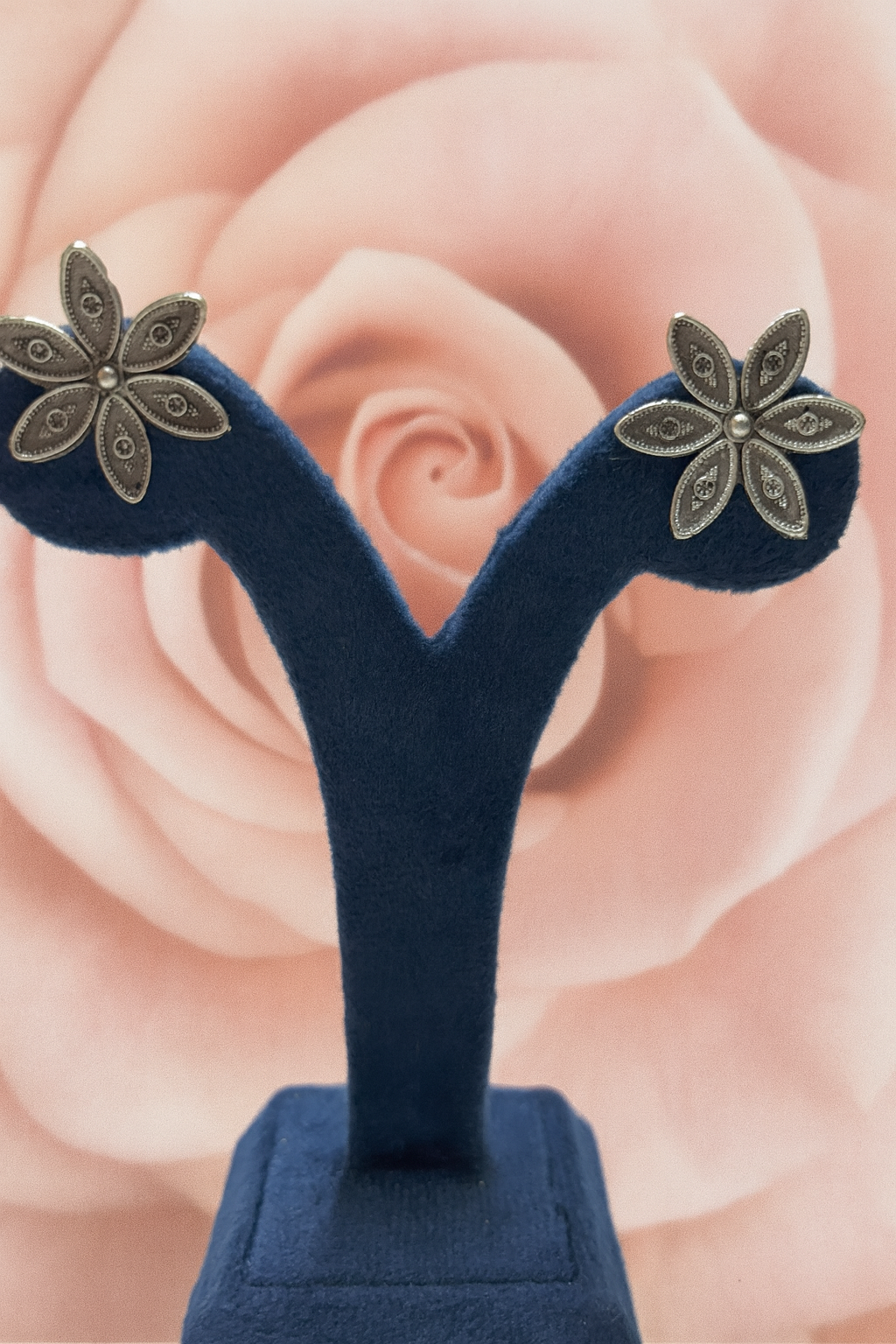 Elegant Floral Stud Earrings – Amyraa Jewels